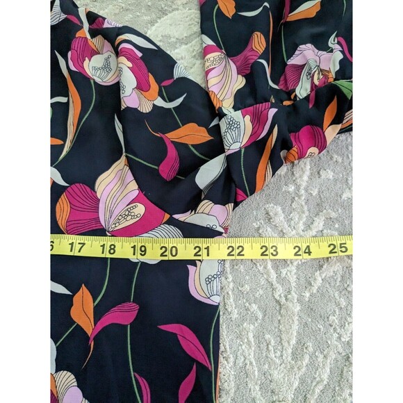 W5 Blouse Women’s Sz L Flowy Lightweight Artsy 3/4 Bell Sleeve Navy Pink Floral - Picture 12 of 13